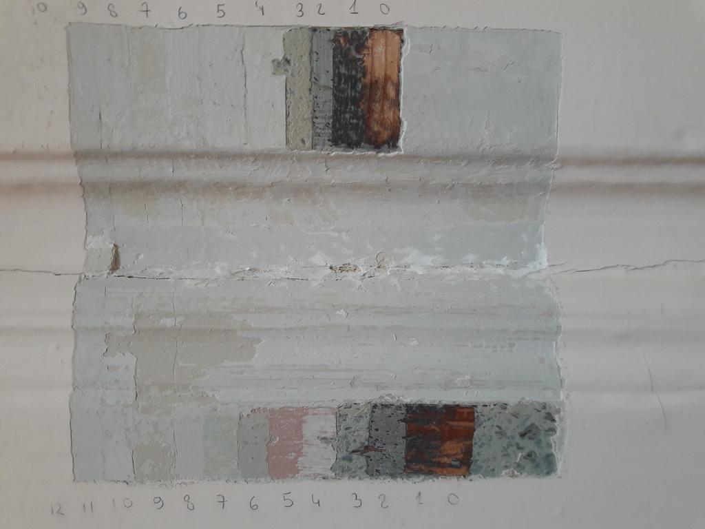 Différentes couches de peintures contenant du plomb